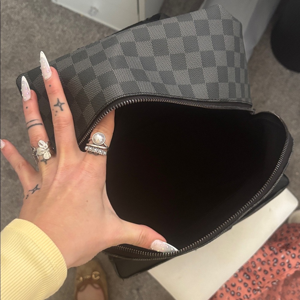 LV LEATHER BACKPACK - image 9